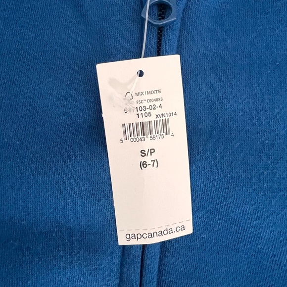 BNWT GAP Zip hoodie - Picture 2 of 3